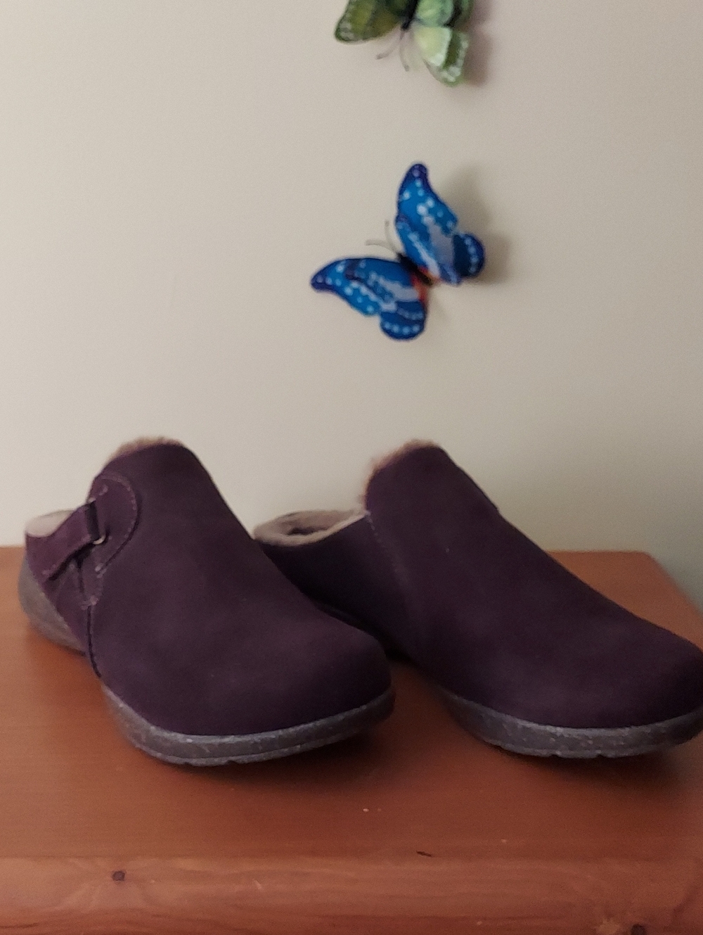 NWOT Clarks Plum Suede Slip-On Clog Mules